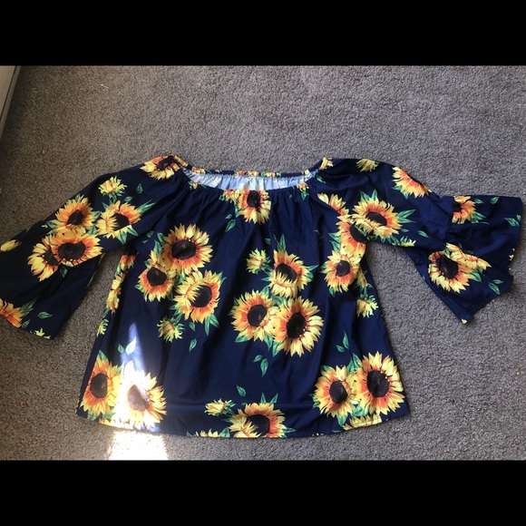 Tops - Navy sunflower blouse
